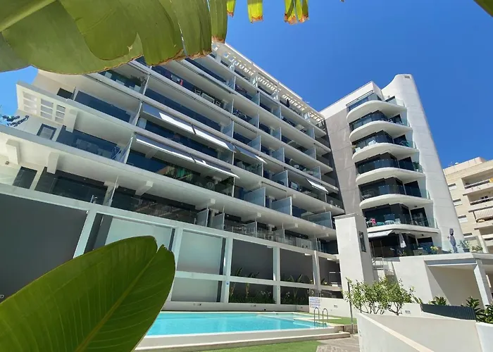 Sea View Apartment *